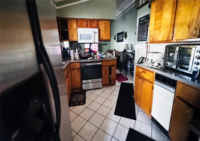 Photo 2 of Sale Pending at 8168 Strada Dr, Orlando, FL 32822 | MLS# O6423831 | Listing updated on 2026-10-26