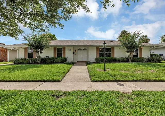 Photo 3 of Single family home for sale at 3021 Brandywine Dr, Orlando, FL 32806 | MLS# O6423835 | Listing updated on 2026-08-21