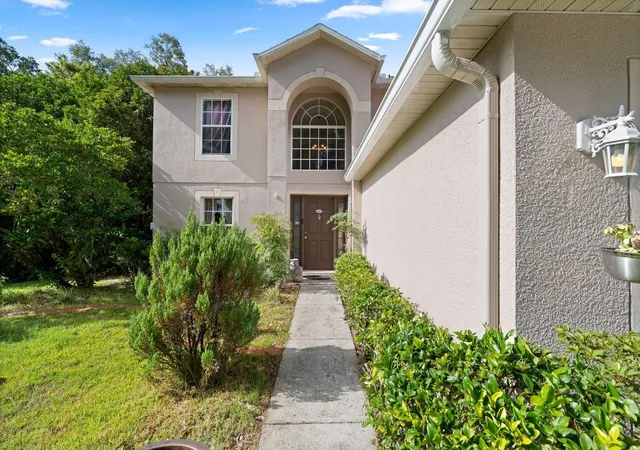 Photo 3 of Single family home for sale at 7651 Lake Andrea Cir, Mount Dora, FL 32757 | MLS# G5114863 | Listing updated on 2026-08-20