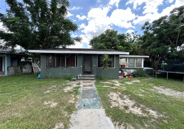 Homes for sale in Mulberry, FL | 1105 Ne 1st St, Mulberry, FL 33860 | MLS# V4950126