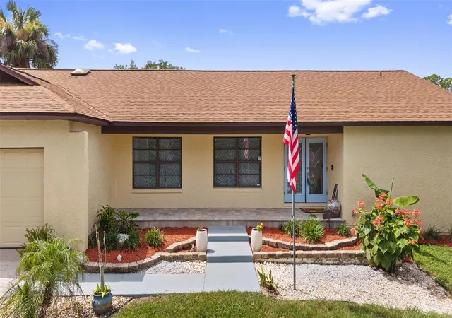 Photo 3 of Single family home for sale at 2311 Long Green Ct, Valrico, FL 33596 | MLS# TB8527694 | Listing updated on 2026-09-22
