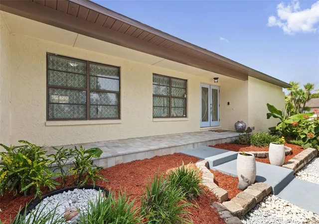 Photo 4 of Single family home for sale at 2311 Long Green Ct, Valrico, FL 33596 | MLS# TB8527694 | Listing updated on 2026-09-22