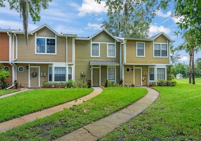 Photo 1 of Townhouse for sale at 11715 Windbourne Ct, Orlando, FL 32837 | MLS# O6423843 | Listing updated on 2026-08-31
