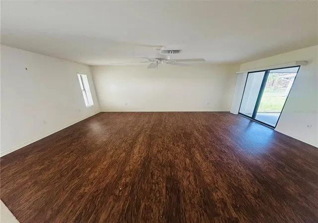 Photo 3 of Sale Pending at 304 Pine Glen Ct, Englewood, FL 34223 | MLS# C7528226 | Listing updated on 2026-09-22