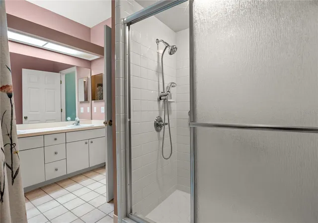 Photo 2 of Townhouse for sale at 4 Enclave Dr, Winter Haven, FL 33884 | MLS# P4939268 | Listing updated on 2026-08-07