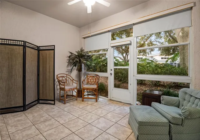 Photo 3 of Townhouse for sale at 4 Enclave Dr, Winter Haven, FL 33884 | MLS# P4939268 | Listing updated on 2026-08-07