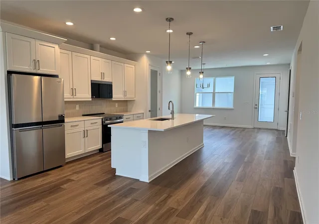 4th image of 1888 Crowncrest Dr, Apopka, FL 32703 | MLS# O6423853