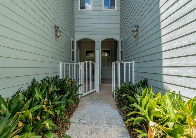 Photo 3 of Condo for sale at 1852 Nw 34th Street #24, Gainesville, FL 32605 | MLS# GC541837 | Listing updated on 2026-09-24
