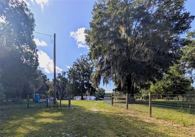 Photo 34 of Manufactured home for sale at 123 Amos Rd, Crescent City, FL 32112 | MLS# V4950127 | Listing updated on 2026-09-16