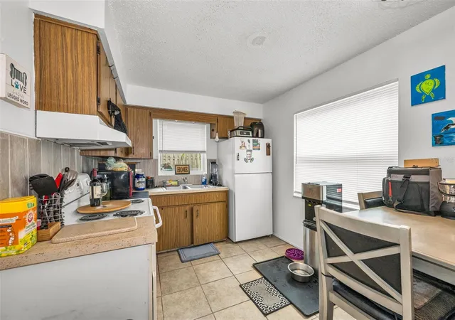 4th image of 906/908 Lake Palms Dr, Largo, FL 33771 | MLS# TB8527710