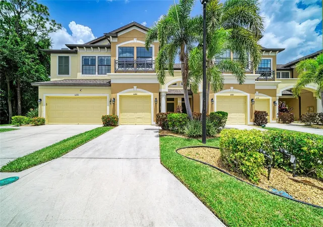 Photo 4 of Townhouse for sale at 5286 78th Street Cir E, Bradenton, FL 34203 | MLS# A4699555 | Listing updated on 2026-09-12