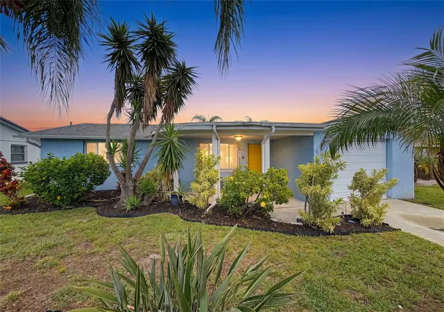 3rd image of 2228 Society Dr, Holiday, FL 34691 | MLS# TB8527730