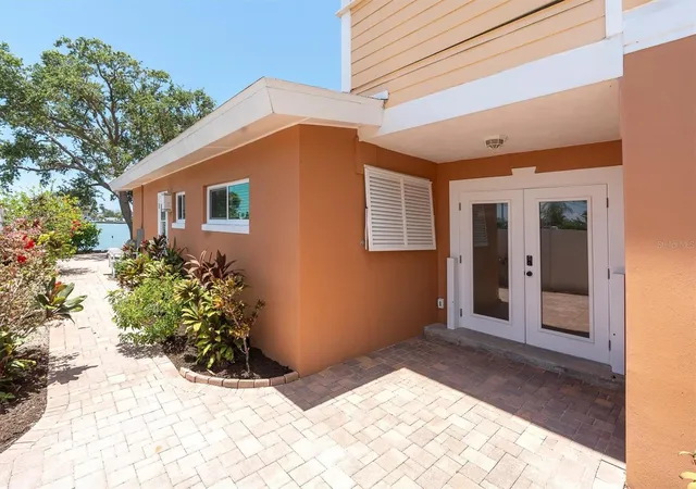 5th image of 16102 4Th St E, Redington Beach, FL 33708 | MLS# TB8527737