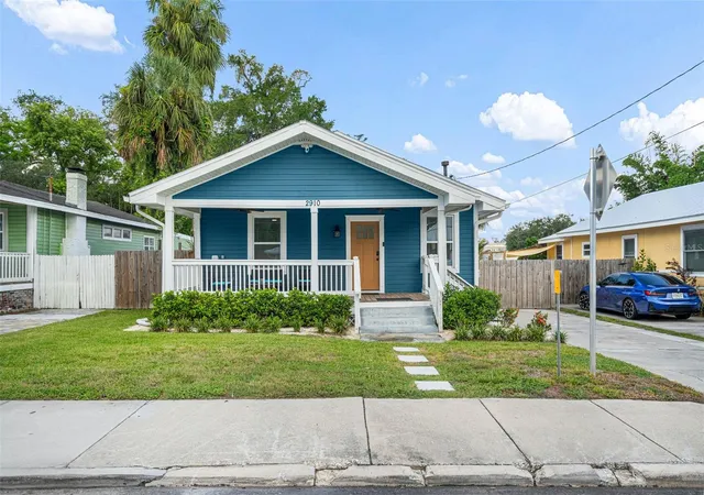 Photo 1 of Single family home for sale at 2910 N Ola Ave, Tampa, FL 33602 | MLS# TB8527739 | Listing updated on 2026-09-01