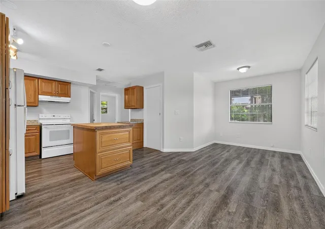 3rd image of 397 Sw 2Nd St, Largo, FL 33770 | MLS# TB8527748
