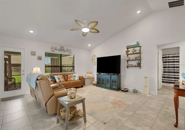 5th image of 220 Heritage Park Ln, Mulberry, FL 33860 | MLS# L4963403