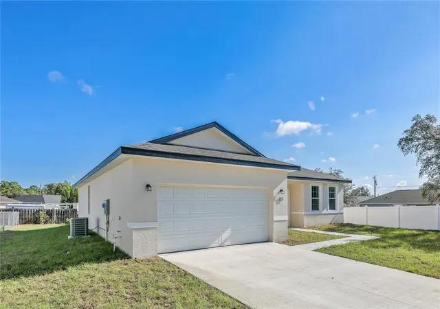 Photo 3 of Single family home for sale at 2681 SW 161st Loop, Ocala, FL 34473 | MLS# O6423912 | Listing updated on 2026-07-30