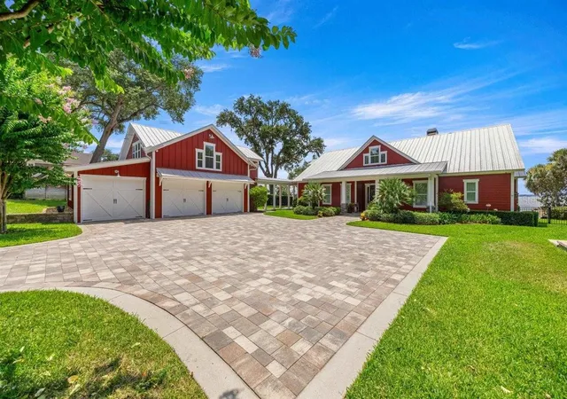 Photo 1 of Sale Pending at 11940 Se 128th Place Rd, Ocklawaha, FL 32179 | MLS# OM728200 | Listing updated on 2026-09-22