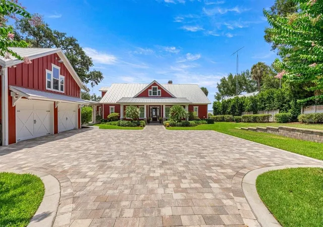 Photo 3 of Sale Pending at 11940 SE 128th Place Rd, Ocklawaha, FL 32179 | MLS# OM728200 | Listing updated on 2026-09-22