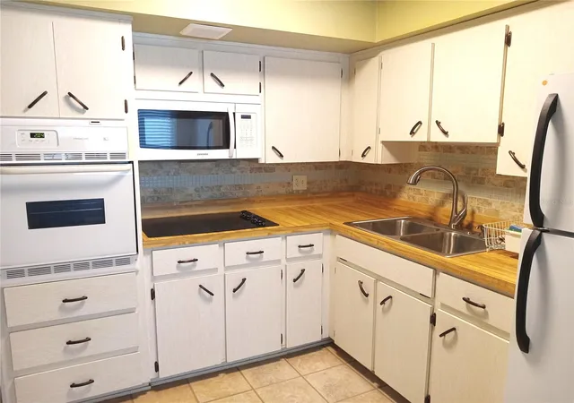 Homes for sale in Clearwater, FL | 2430 Florentine Wy #30, Clearwater, FL 33763 | MLS# TB8527776
