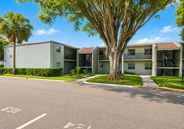 Condo for sale at 2812 Somerset Park Dr #105, TAMPA, FL 33613 | MLS# TB8527782