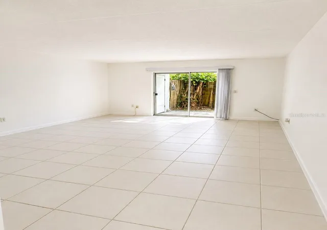 Photo 2 of Condo for sale at 2812 Somerset Park Dr #105, Tampa, FL 33613 | MLS# TB8527782 | Listing updated on 2026-09-25