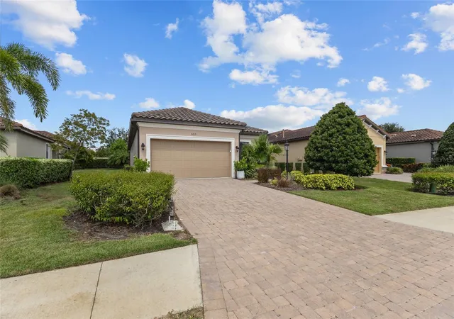 Photo 3 of Single family home for sale at 5019 Savona Run, Bradenton, FL 34211 | MLS# A4699576 | Listing updated on 2026-08-14