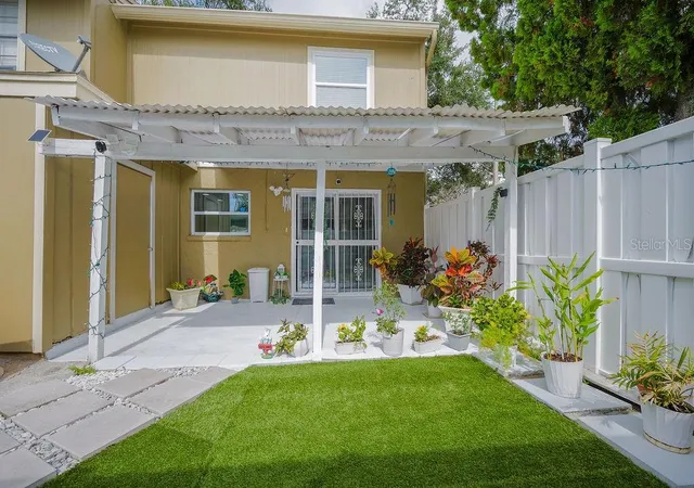 Photo 3 of Townhouse for sale at 6902 Soledad Ct, Tampa, FL 33615 | MLS# TB8527788 | Listing updated on 2026-09-21