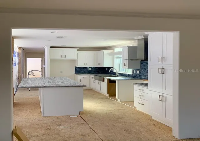 Homes for sale in Longboat Key, FL | 71 Twin Shores Blvd, Longboat Key, FL 34228 | MLS# A4699581