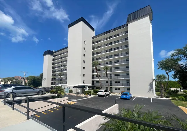 3rd image of 232 Saint Augustine Ave #207, Venice, FL 34285 | MLS# N6144978