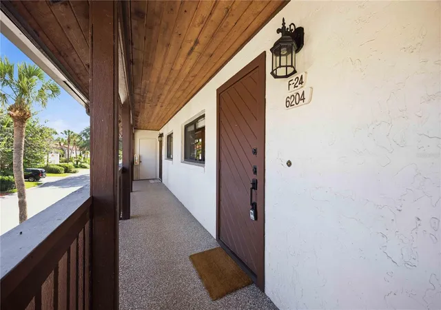 Listing Photo 4 - Condo for sale in building located at 6204 Country Clb Dr, LAKE WALES, FL 33898 - Unit #F24
