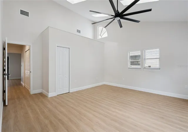 4th image of 201 E Muriel St, Orlando, FL 32806 | MLS# O6423943