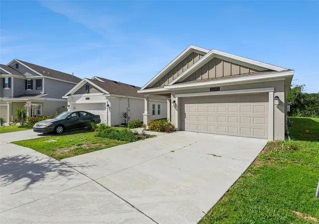 Photo 3 of Single family home for sale at 26180 Feathergrass Cir, Leesburg, FL 34748 | MLS# O6423944 | Listing updated on 2026-08-26
