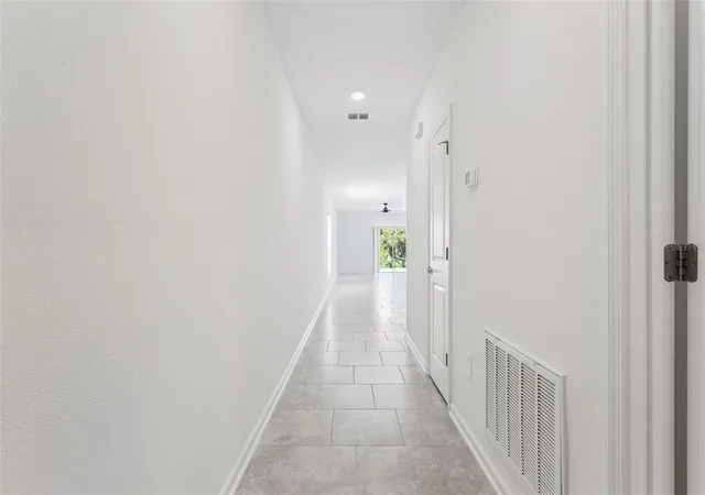 Photo 3 of Single family home for sale at 26180 Feathergrass Cir, Leesburg, FL 34748 | MLS# O6423944 | Listing updated on 2026-08-26