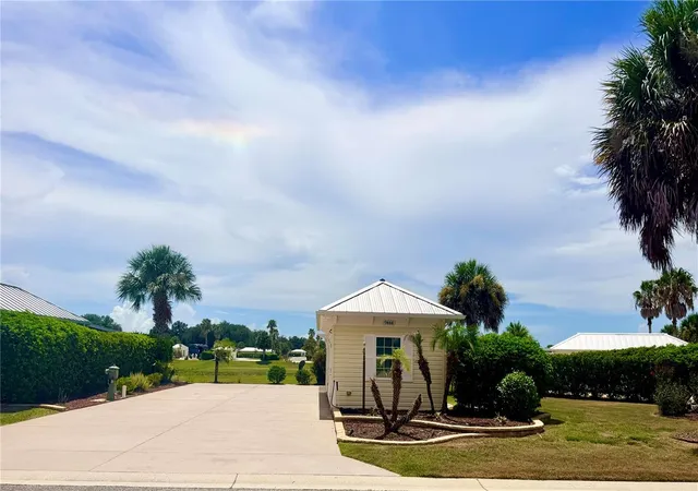 1st image of 9444 Se 49th Ter, Webster, FL 33597 | MLS# G5114874