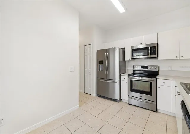 Photo 4 of Townhouse for sale at 10925 Winter Crst Dr, Riverview, FL 33569 | MLS# TB8527805 | Listing updated on 2026-08-11