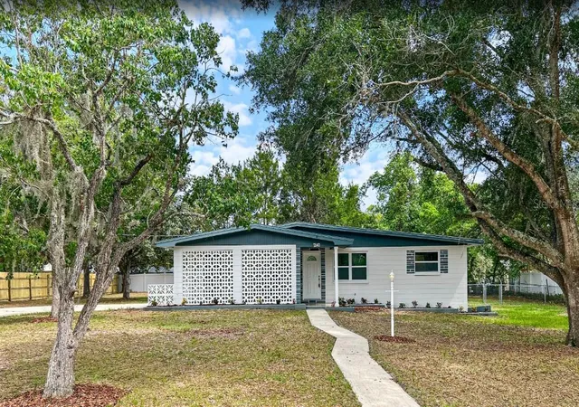 Homes for sale in Crystal River, FL | 7240 W Avocado St, Crystal River, FL 34429 | MLS# V4950136