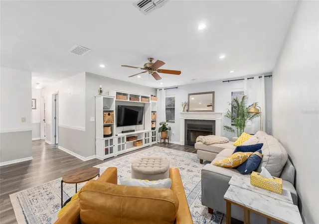 2nd image of 8005 Sw 47th Ct, Gainesville, FL 32608 | MLS# GC541850