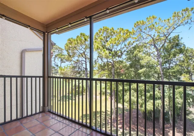 4th image of 2400 Feather Sound Dr #236, Clearwater, FL 33762 | MLS# TB8527829