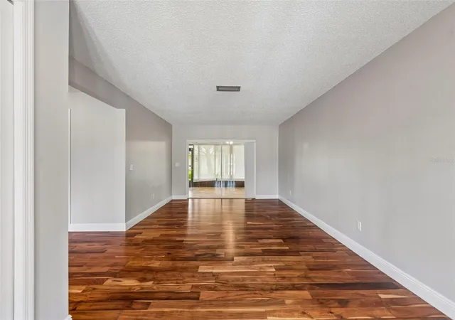 Photo 4 of Single family home for sale at 9237 Pebble Crk Dr, Tampa, FL 33647 | MLS# TB8527842 | Listing updated on 2026-09-02