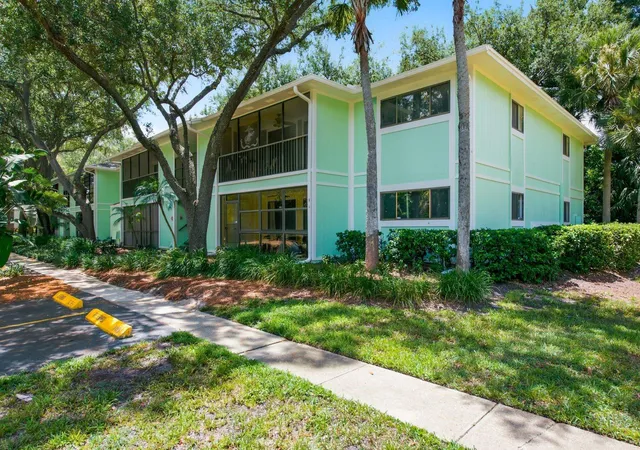 2nd image of 3295 Fox Chase Cir N #207, Palm Harbor, FL 34683 | MLS# TB8527844