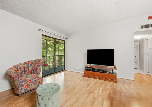 5th image of 3295 Fox Chase Cir N #207, Palm Harbor, FL 34683 | MLS# TB8527844