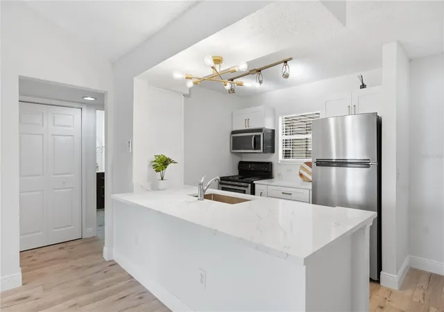 4th image of 2500 Winding Crk Blvd #F305, Clearwater, FL 33761 | MLS# TB8527853