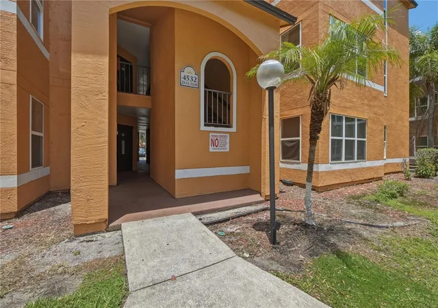 Homes for sale in Orlando, FL | 4532 Commander Dr #2121, Orlando, FL 32822 | MLS# O6423974