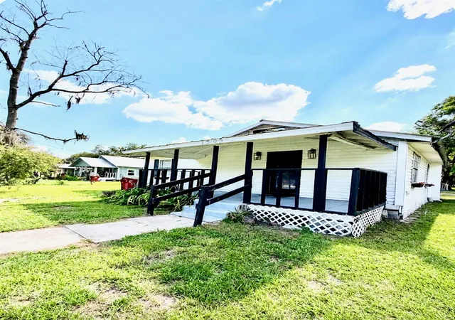 1st image of 1505 N Orange St, Plant City, FL 33563 | MLS# TB8527856