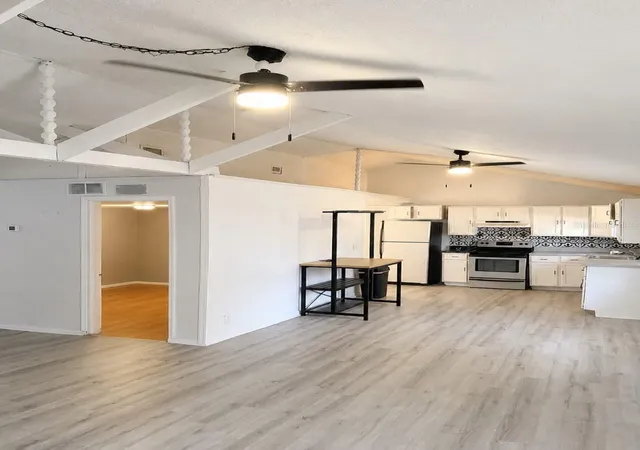 2nd image of 1505 N Orange St, Plant City, FL 33563 | MLS# TB8527856