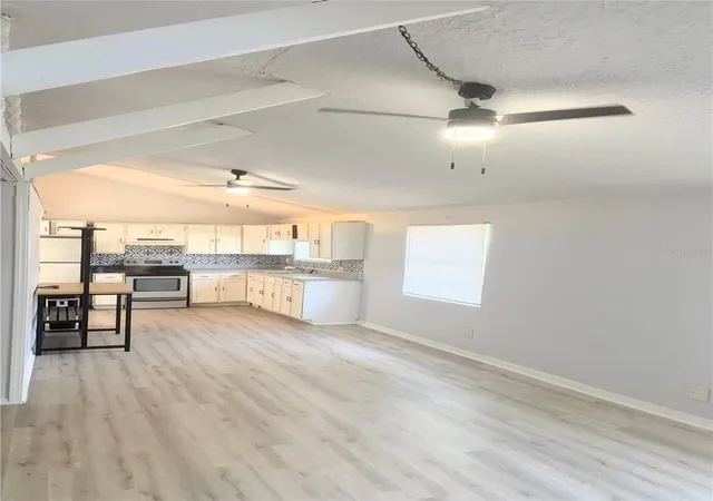 Photo 3 of Single family home for sale at 1505 N Orange St, Plant City, FL 33563 | MLS# TB8527856 | Listing updated on 2026-09-28