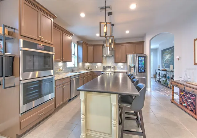 3rd image of 842 Vino Verde Cir, Brandon, FL 33511 | MLS# TB8527858