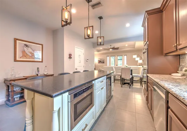 4th image of 842 Vino Verde Cir, Brandon, FL 33511 | MLS# TB8527858