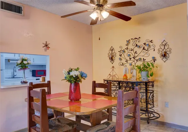 Listing Photo 4 - Condo for sale in building located at 3242 S Semoran Blvd, ORLANDO, FL 32822 - Unit #22
